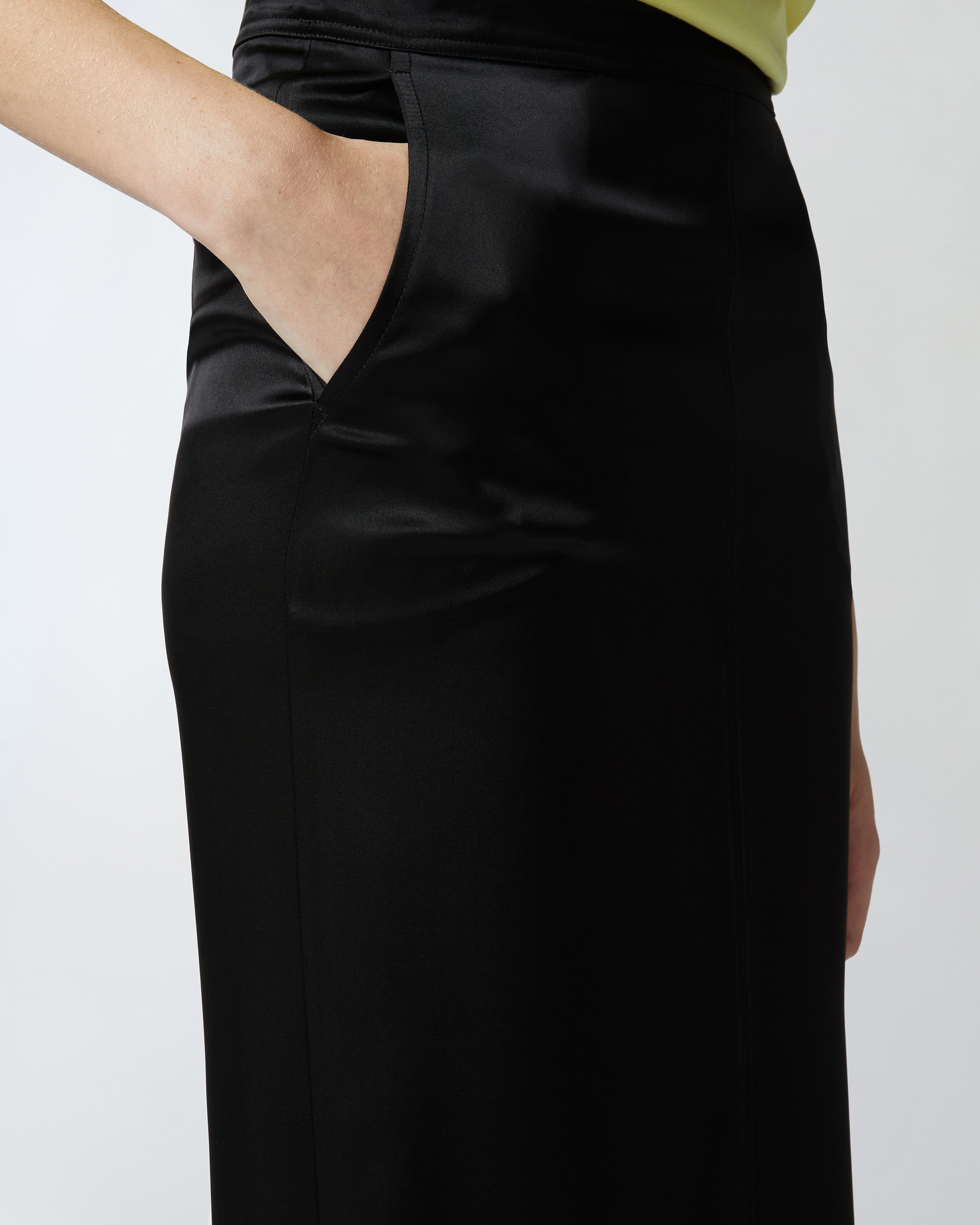 Gonna lunga in satin con spacco sul retro 104173A24V Z99 PINKO Nero limousine 