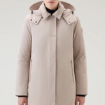 Trench in tessuto tecnico con cappuccio staccabile CFWWOU0890FRUT3496 7404 WOOLRICH Oxford tan 