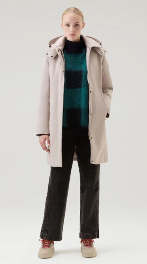 Trench in tessuto tecnico con cappuccio staccabile CFWWOU0890FRUT3496 7404 WOOLRICH Oxford tan 