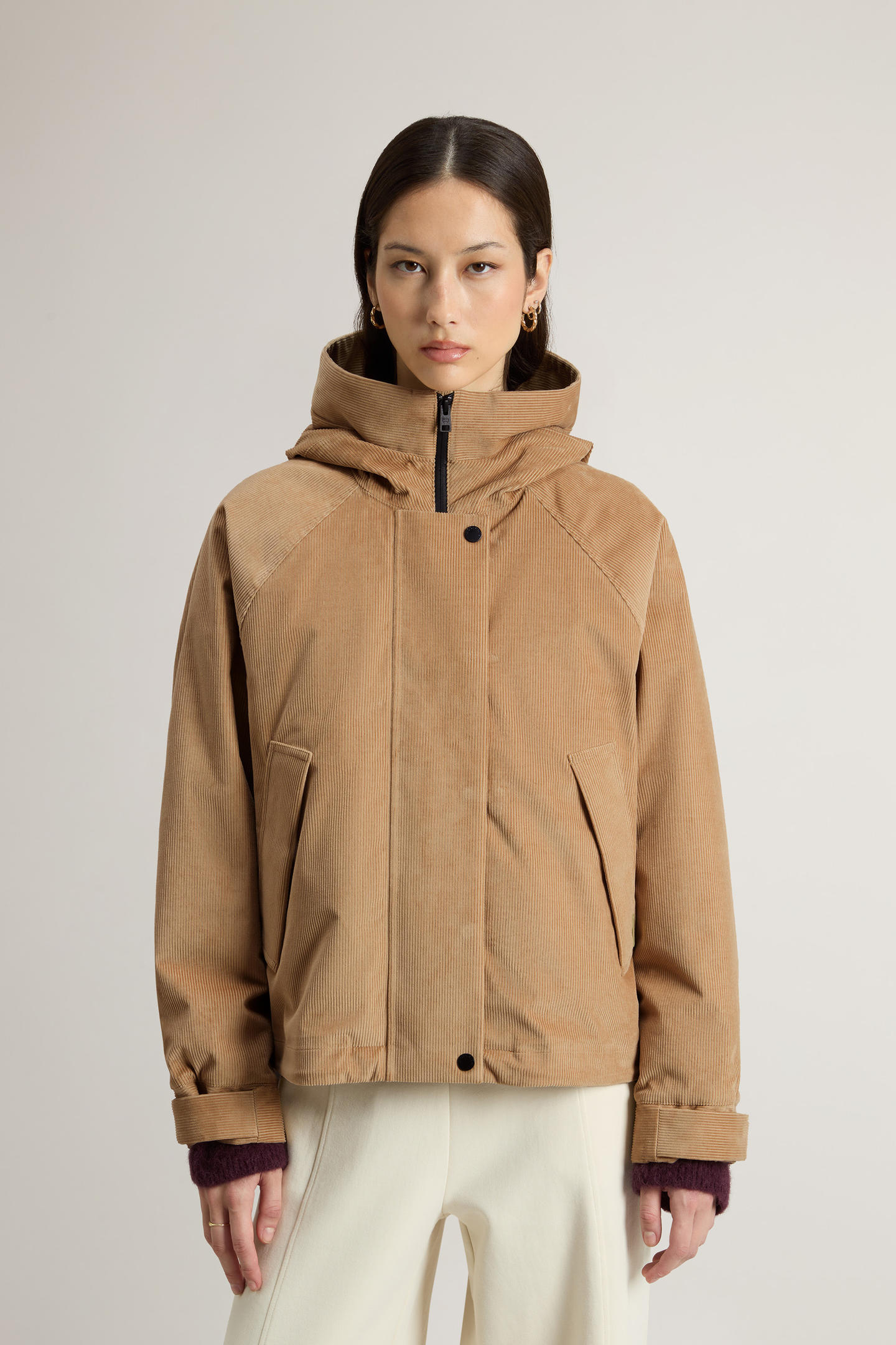 Giacca in velluto a coste a tre strati con cappuccio CFWWOU2022FRUT5010 8908 WOOLRICH Cornstalk 