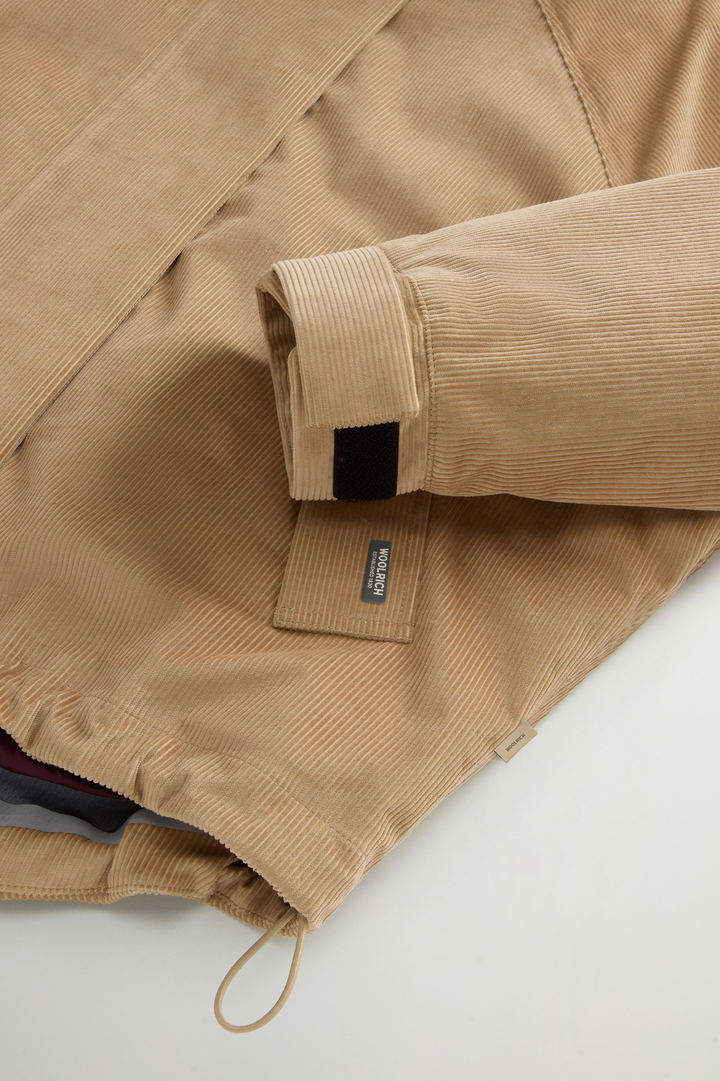 Giacca in velluto a coste a tre strati con cappuccio CFWWOU2022FRUT5010 8908 WOOLRICH Cornstalk 