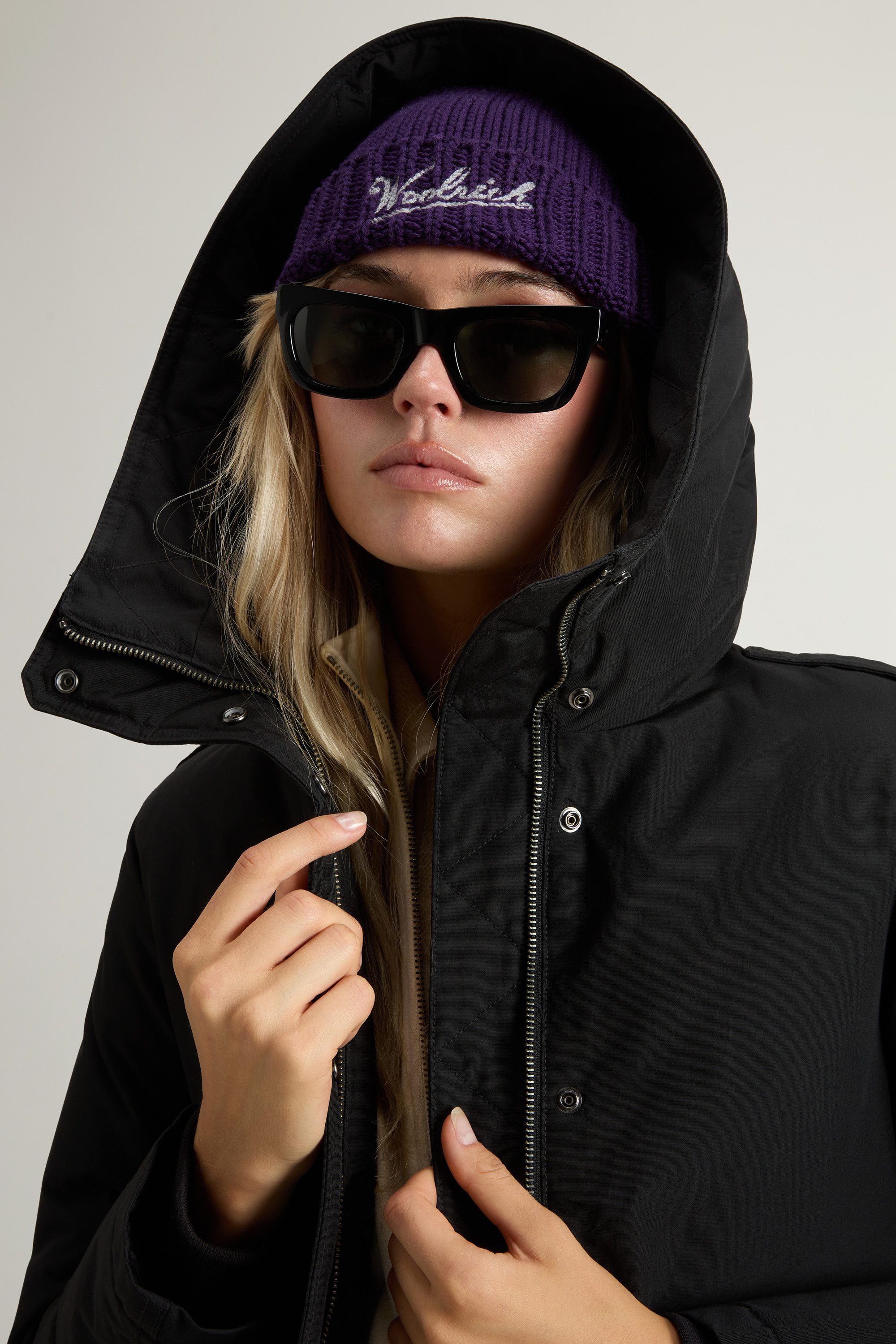 Giacca imbottita in con cappuccio CFWWOU2075FRUT0001 BLK WOOLRICH Black 