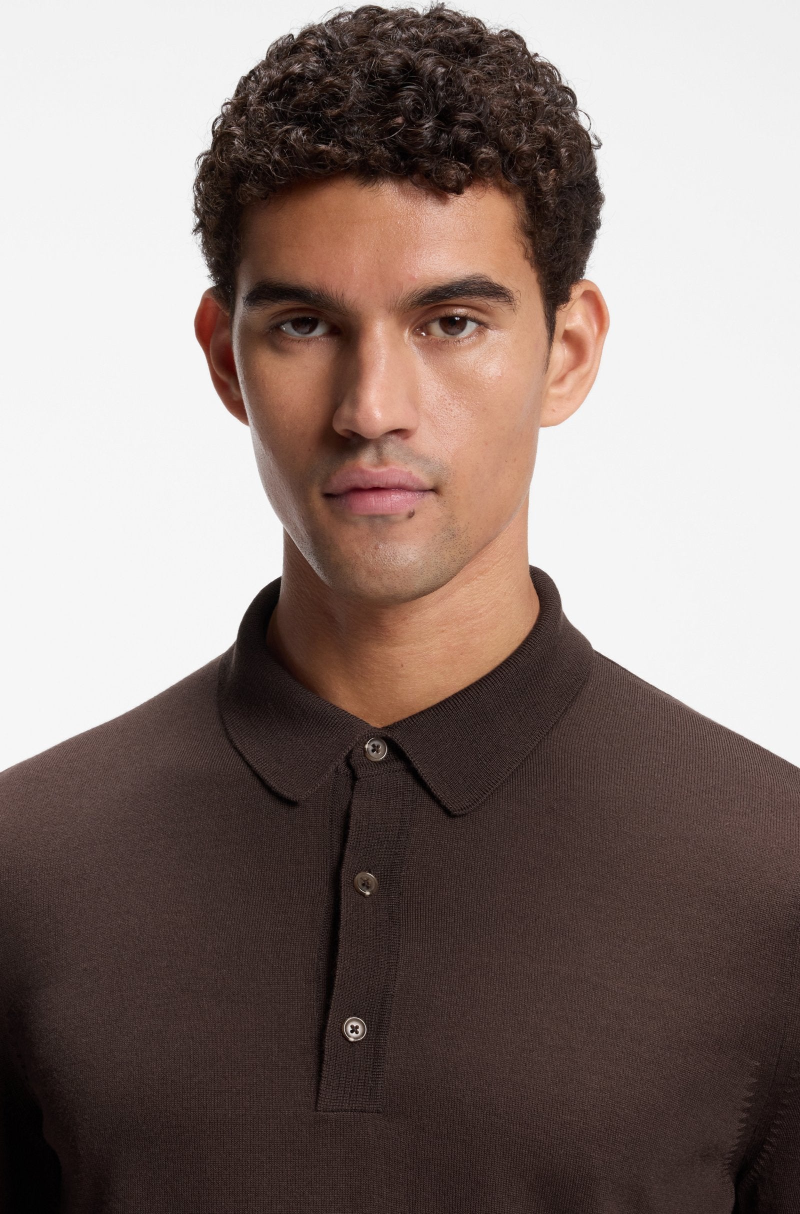 Polo in maglia di lana merino dalla vestibilità regolare 50565503 10280691 01 209 BOSS Dark brown 