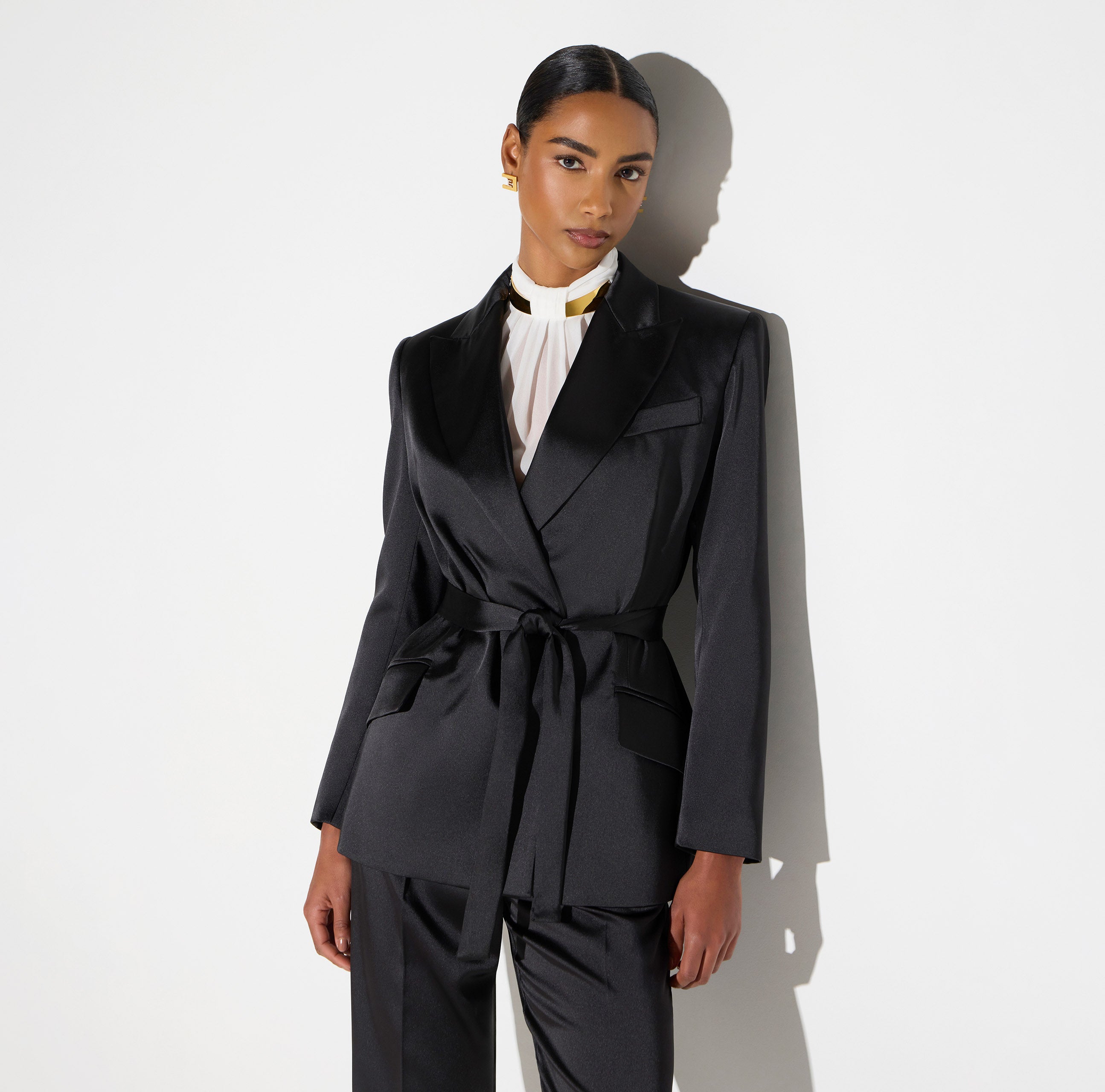 Giacca in raso stretch con cintura GI27966E2 110 ELISABETTA FRANCHI Nero 