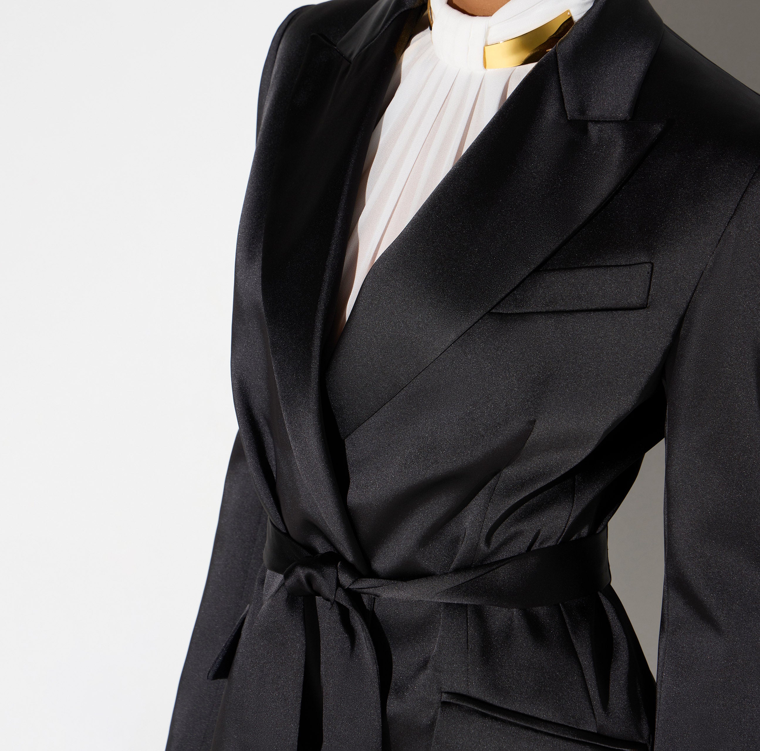 Giacca in raso stretch con cintura GI27966E2 110 ELISABETTA FRANCHI Nero 