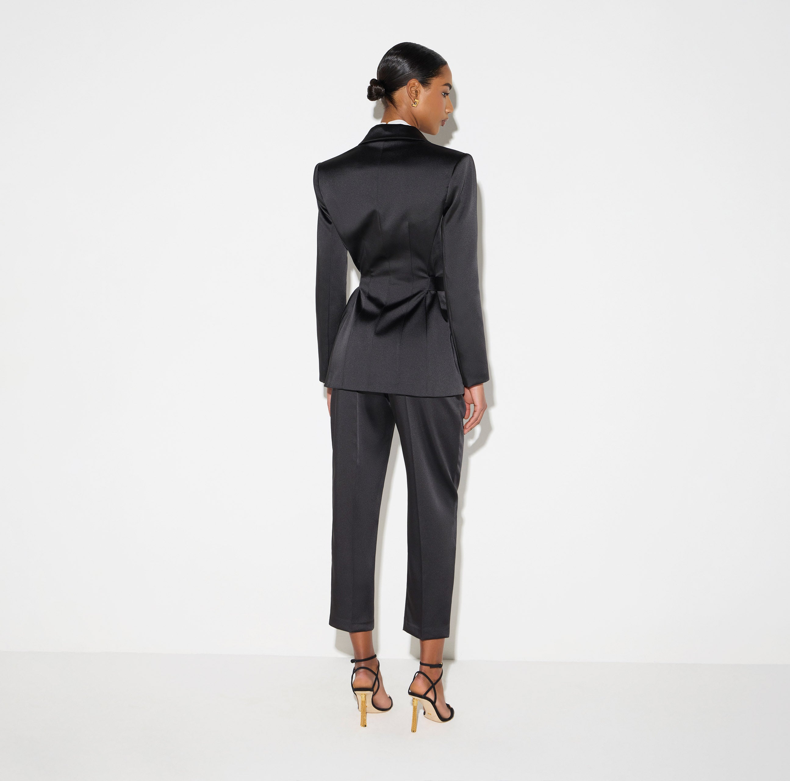 Giacca in raso stretch con cintura GI27966E2 110 ELISABETTA FRANCHI Nero 