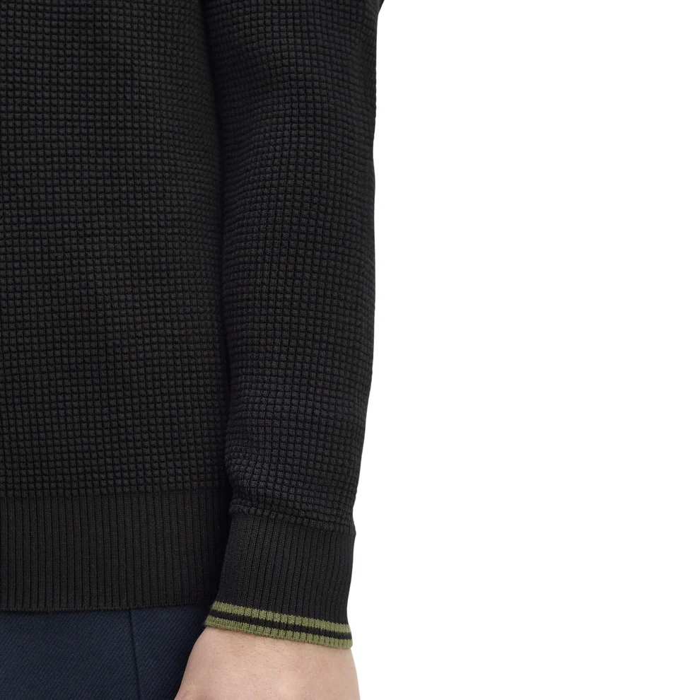 Maglione con lavorazione goffrata K6507 198 FRED PERRY Black 