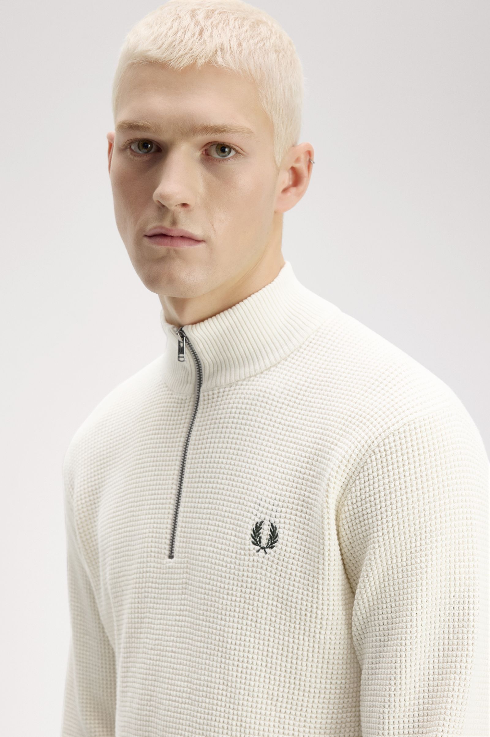Maglione a mezza zip con lavorazione goffrata K8557 170 FRED PERRY Ecru 