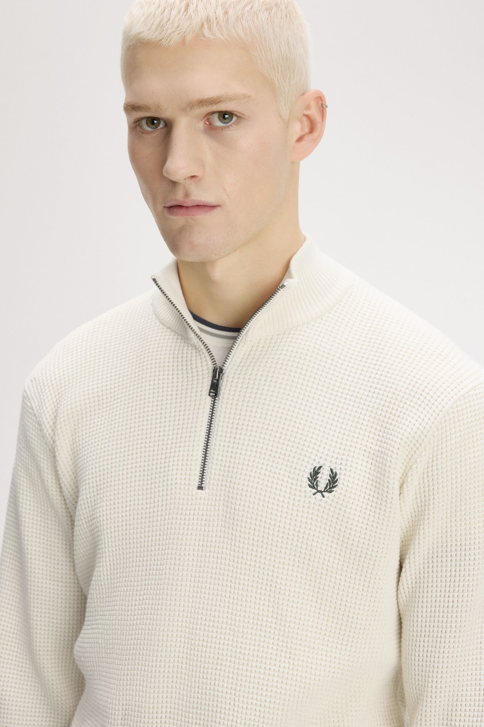 Maglione a mezza zip con lavorazione goffrata K8557 170 FRED PERRY Ecru 
