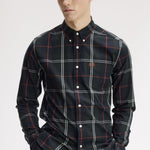 Camicia in popeline con motivo tartan M3456 Q20 FRED PERRY Night green 