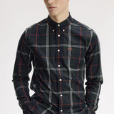 Camicia in popeline con motivo tartan M3456 Q20 FRED PERRY Night green 