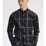 Camicia in popeline con motivo tartan M3456 Q20 FRED PERRY Night green 