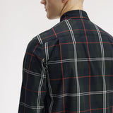 Camicia in popeline con motivo tartan M3456 Q20 FRED PERRY Night green 