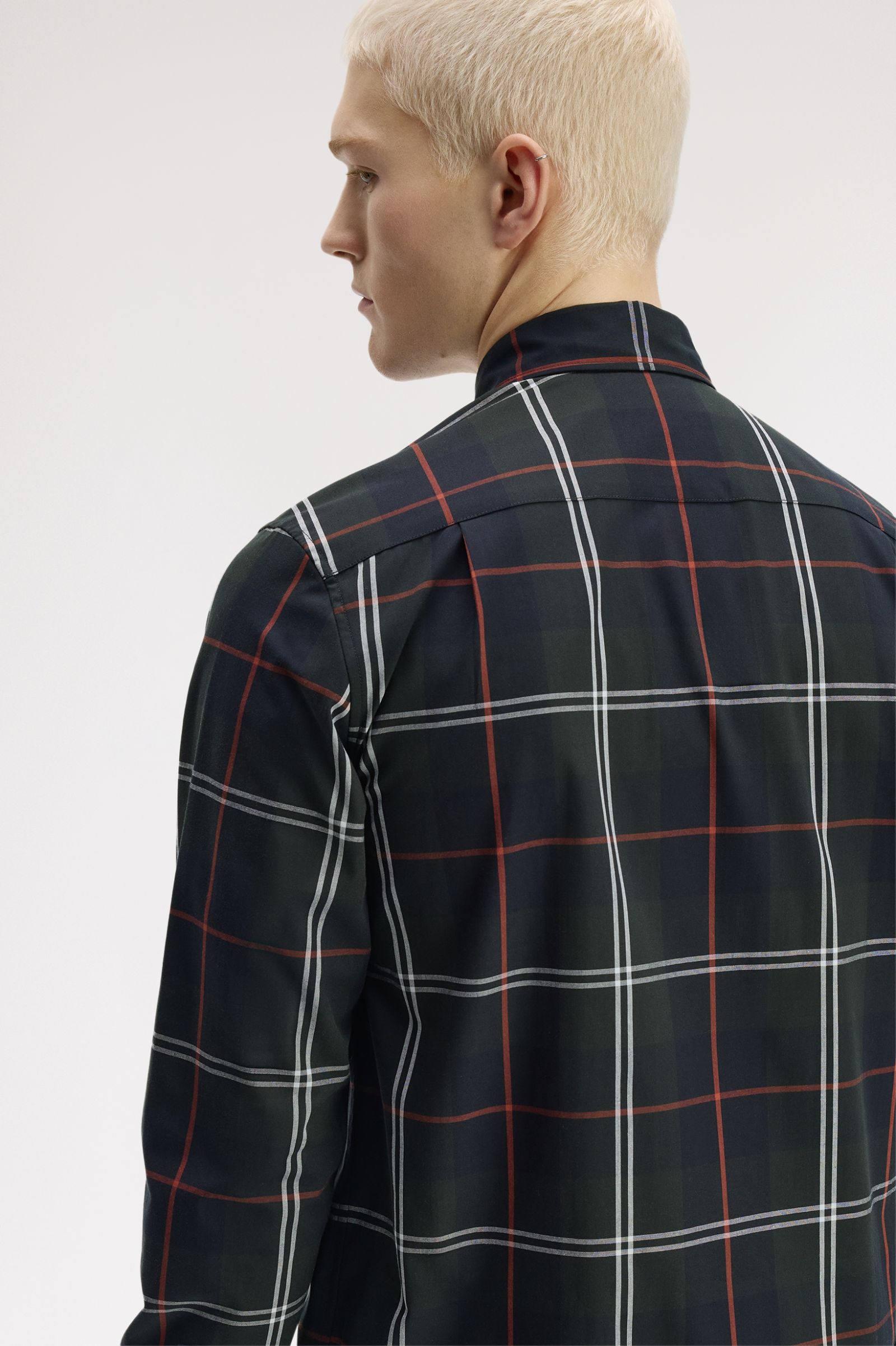 Camicia in popeline con motivo tartan M3456 Q20 FRED PERRY Night green 