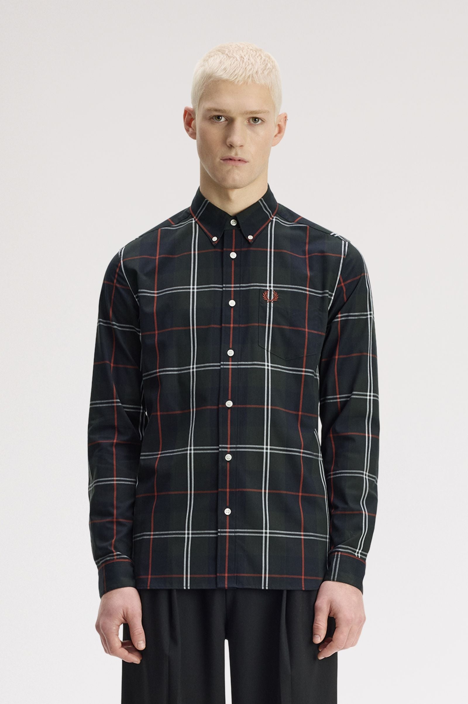Camicia in popeline con motivo tartan M3456 Q20 FRED PERRY Night green 