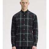 Camicia in popeline con motivo tartan M3456 Q20 FRED PERRY Night green 