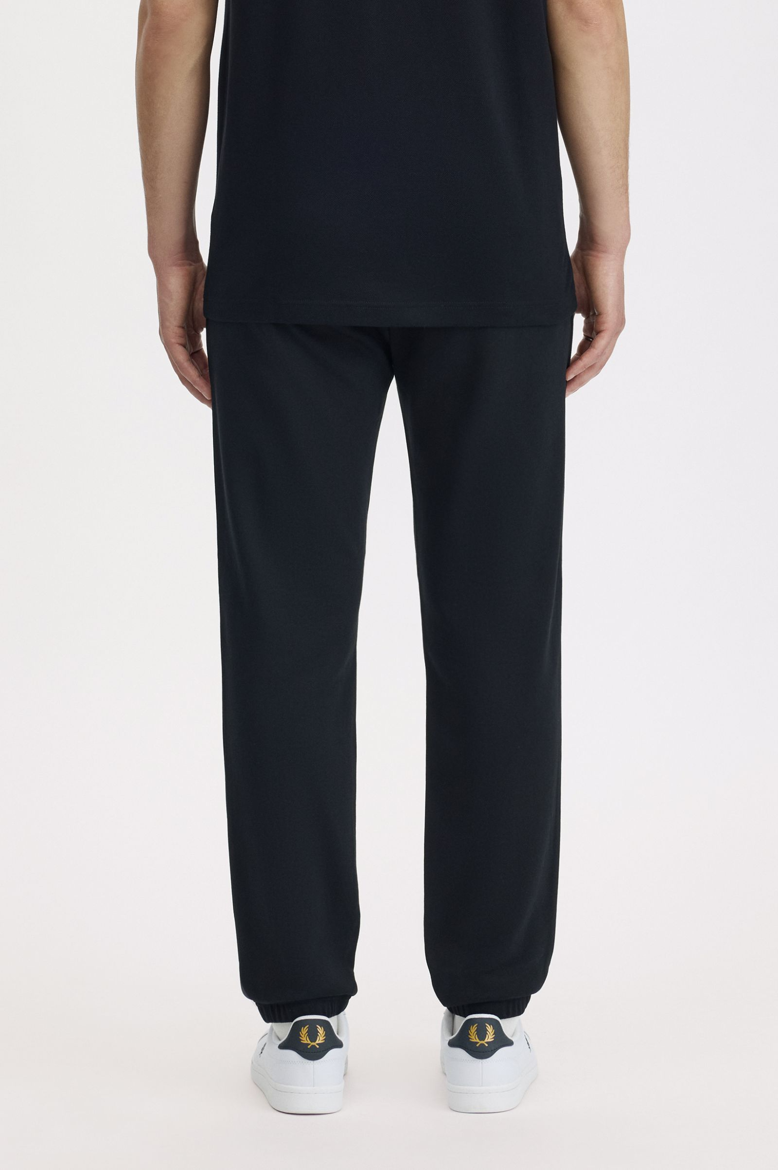Pantaloni in felpa T5505 102 FRED PERRY Black 