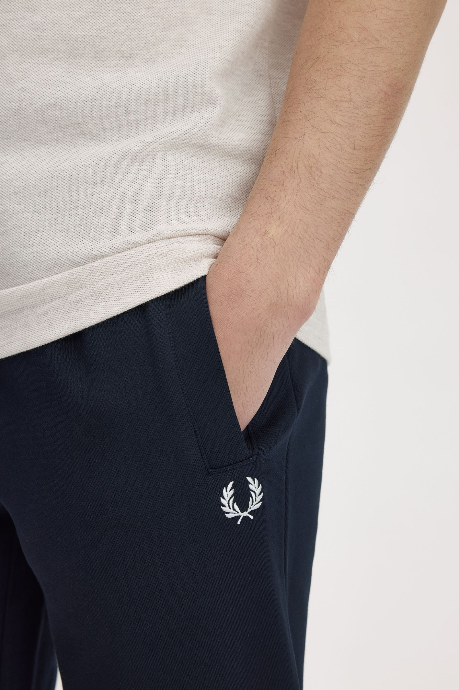 Pantaloni in felpa T5505 608 FRED PERRY Navy 
