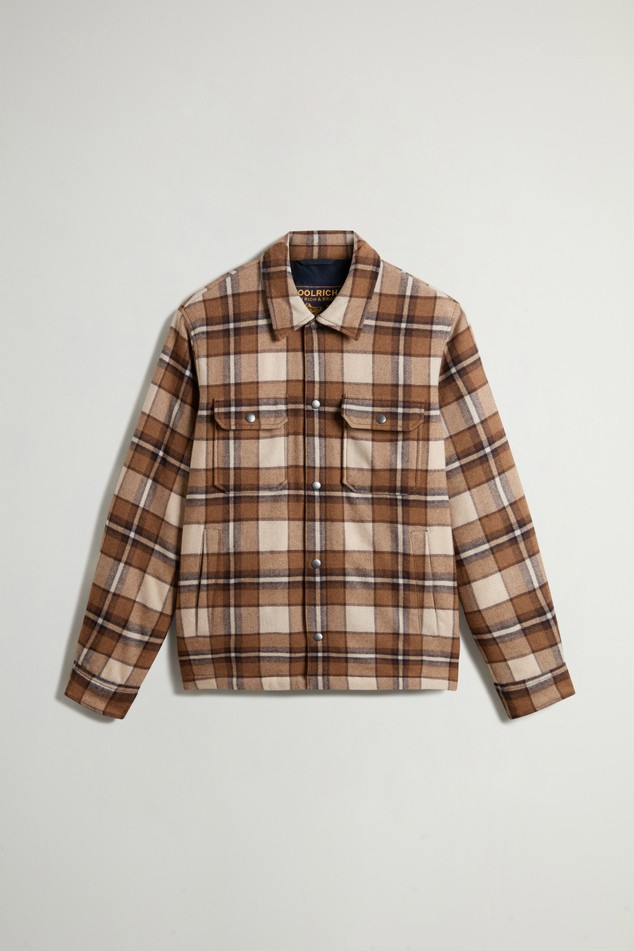 Giacca a camicia Alaskan Check imbottita in misto lana italiana riciclata CFWOOS2018MBUT3046 7449 WOOLRICH Dark camel check 