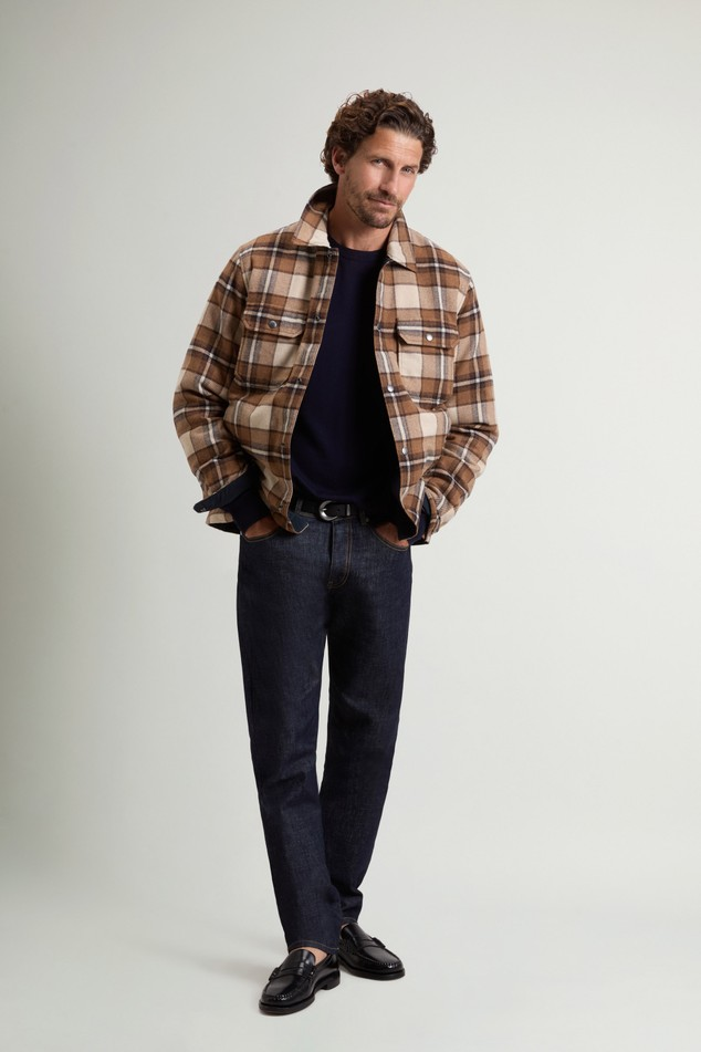 Giacca a camicia Alaskan Check imbottita in misto lana italiana riciclata CFWOOS2018MBUT3046 7449 WOOLRICH Dark camel check 