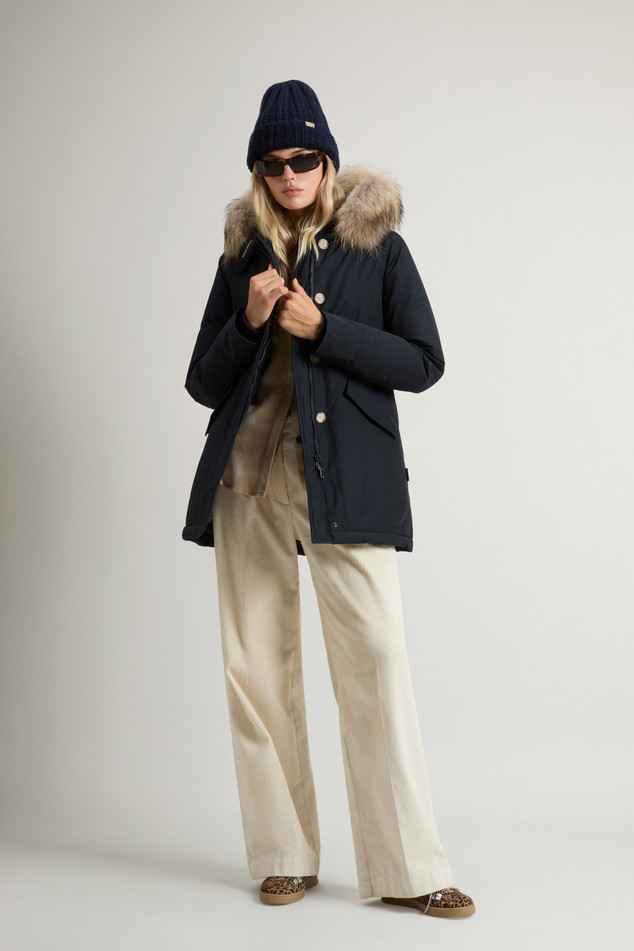 Arctic Parka in Ramar Cloth con pelliccia removibile CFWWOU0538FBUT001 DKN WOOLRICH Dark navy 