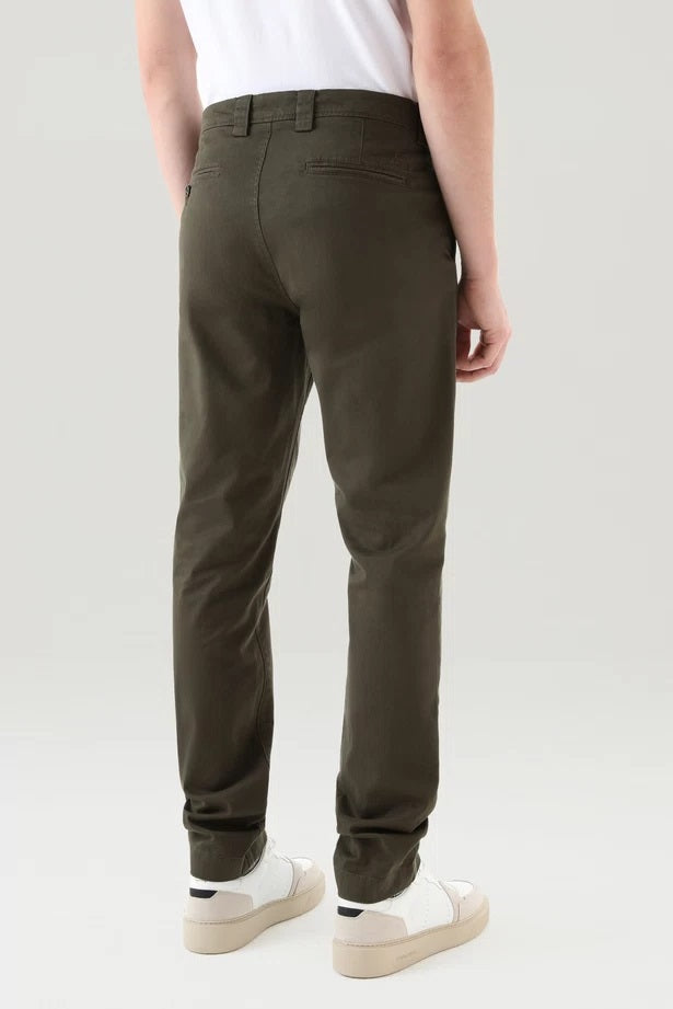 Pantaloni chino in cotone tinto in capo CFWOTR0138MRUT3343 614 WOOLRICH Dark green 