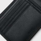 Portafoglio bi-fold in pelle martellata con logo goffrato 50470459 10241555 01 001 BOSS Black 