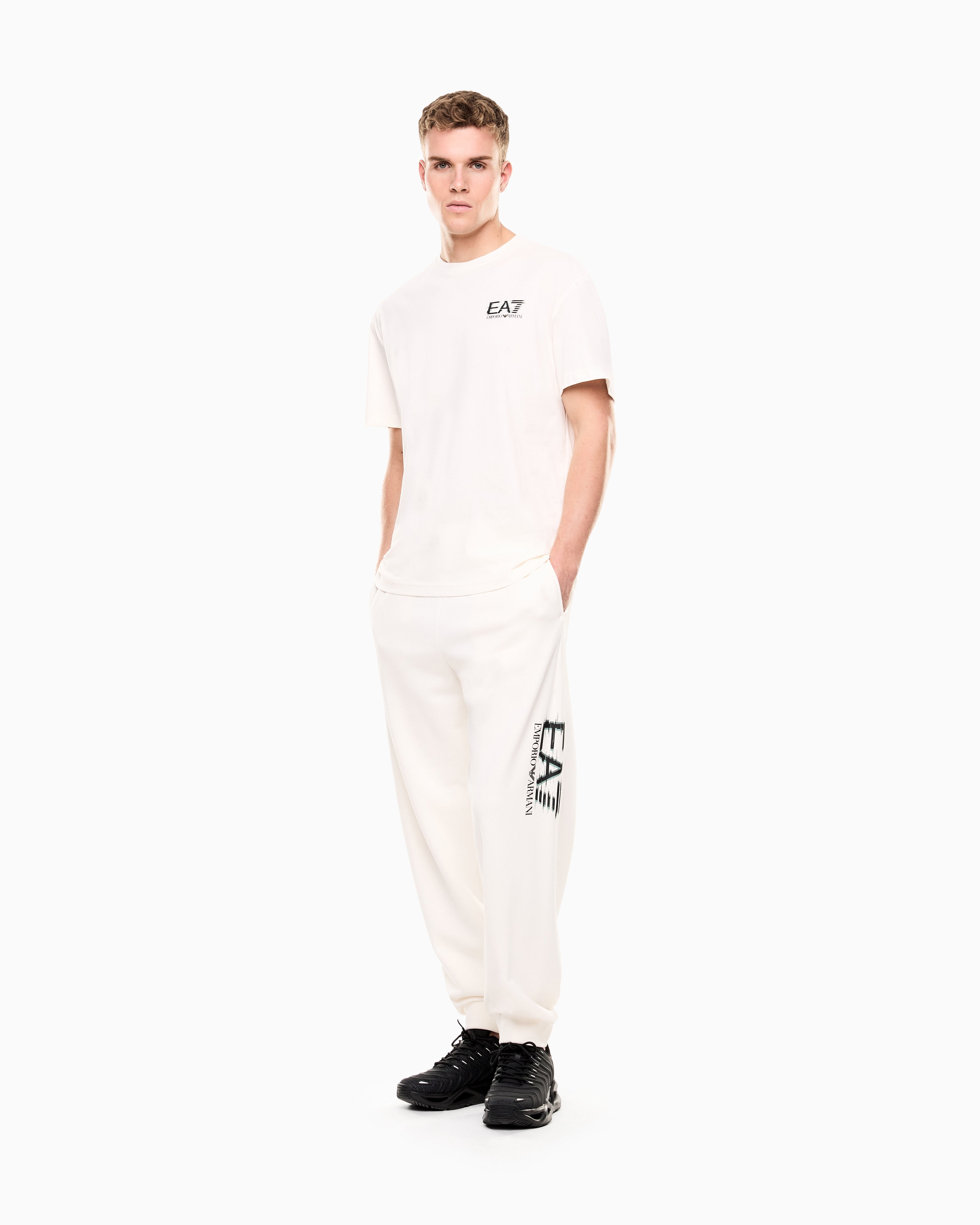  7M001327 AF17789 U0004 EA7 White 