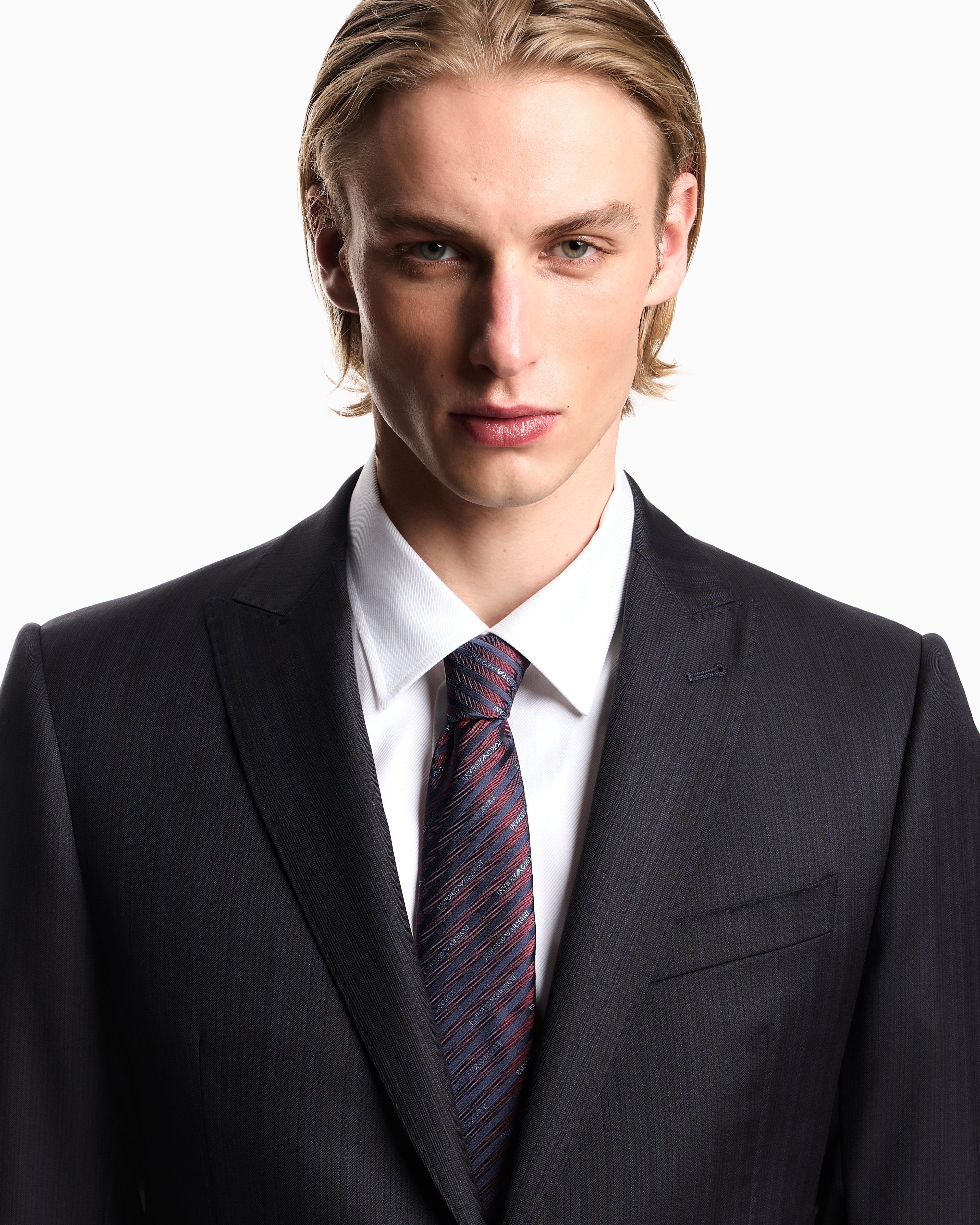 Cravatta in pura seta jacquard logo all over 340075 2R605 00490 EMPORIO ARMANI Vinaccia 