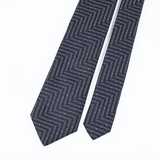 Cravatta in pura seta con lettering jacquard motivo chevron 340075 3R604 00035 EMPORIO ARMANI Blu navy 