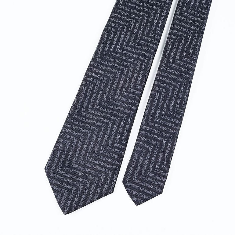 Cravatta in pura seta con lettering jacquard motivo chevron 340075 3R604 00035 EMPORIO ARMANI Blu navy 