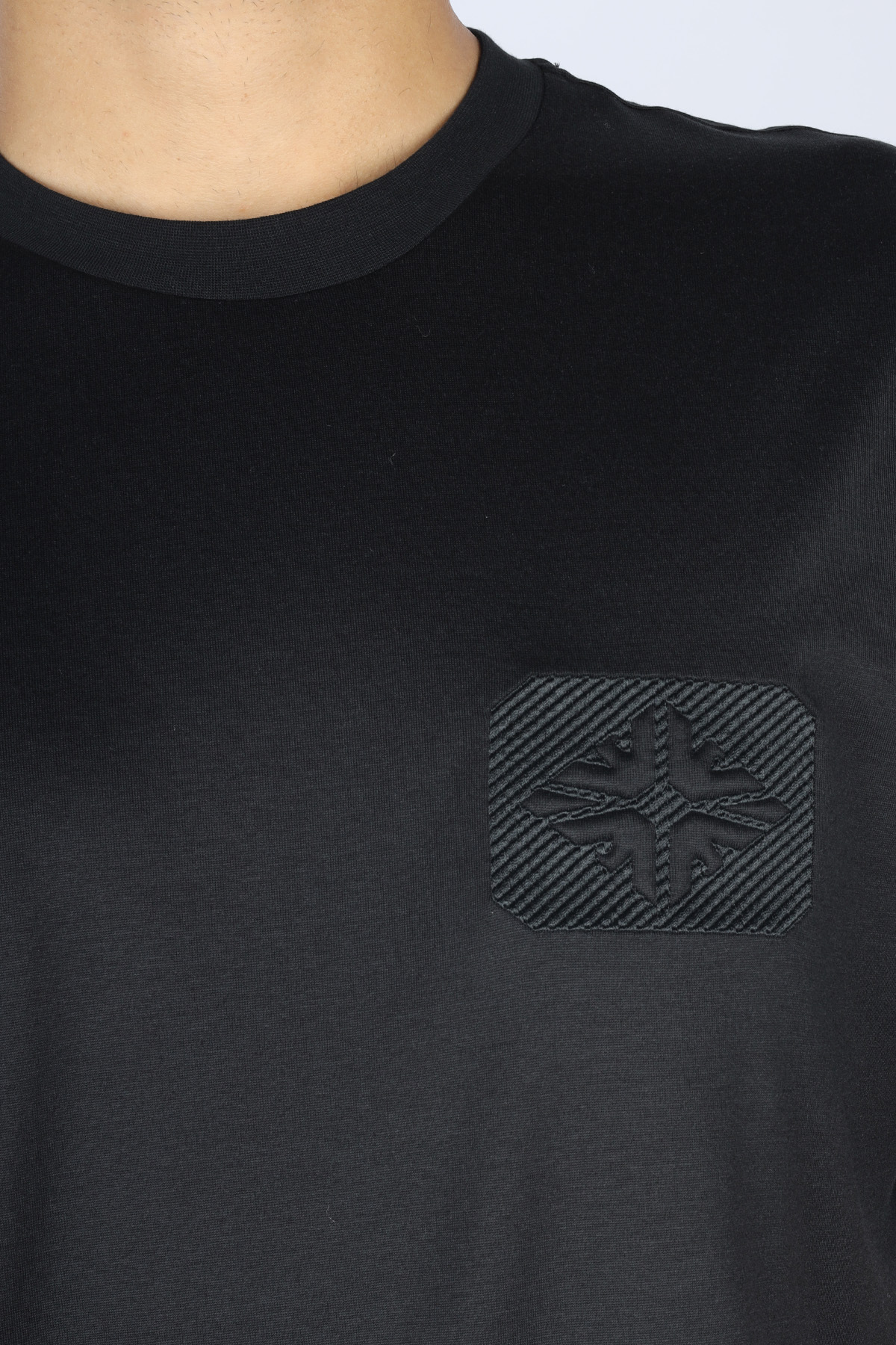 T-shirt in lyocell con logo aquile bombate a rilievo ASV EM002938 AF18312 UC001 EMPORIO ARMANI Black beauty 