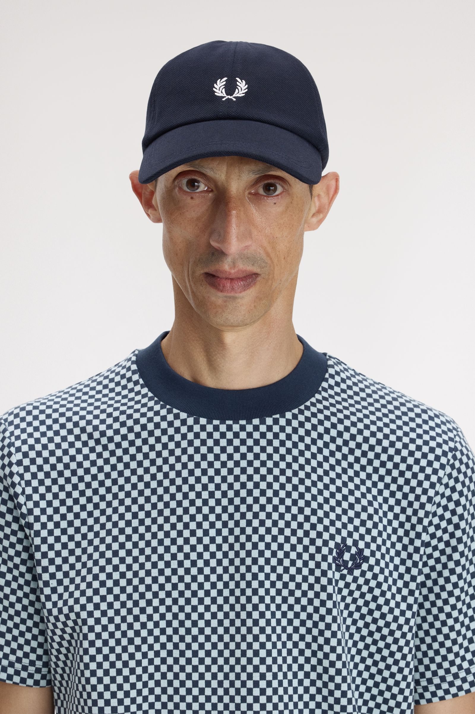 Cappellino classico in piqué HW2295 267 FRED PERRY Navy/snow white 