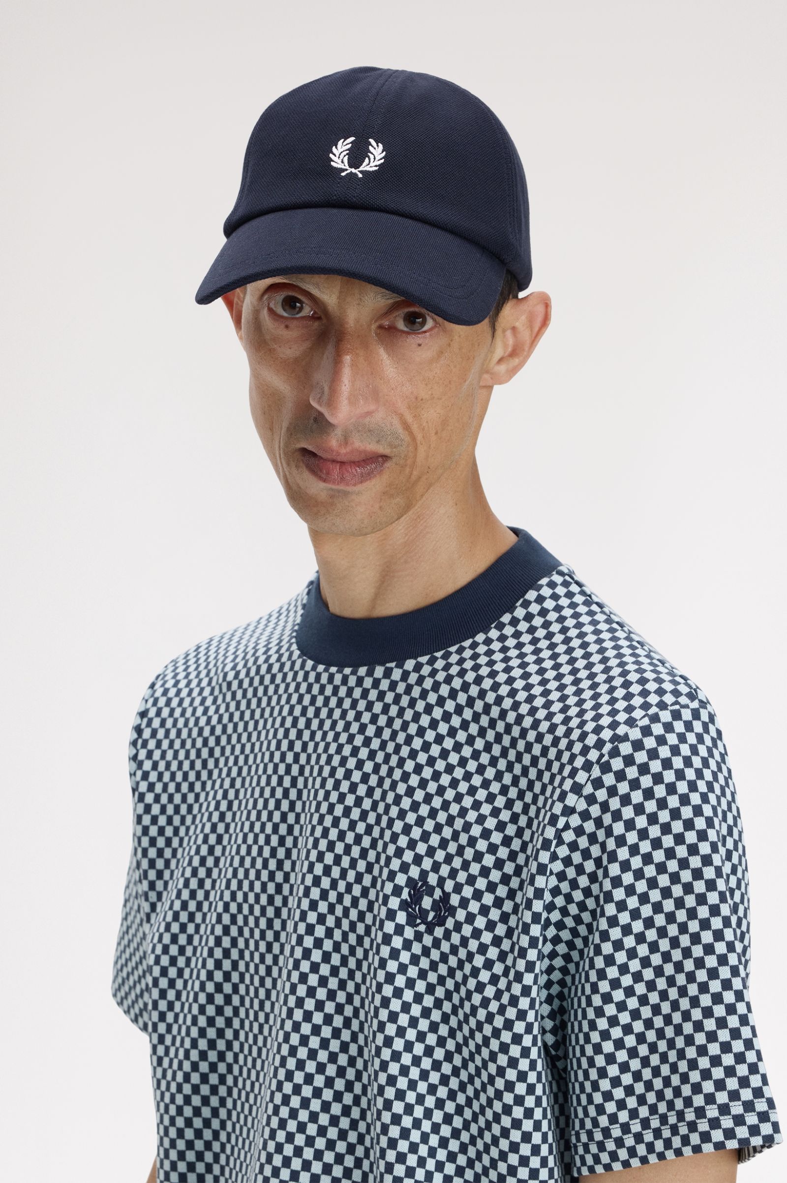 Cappellino classico in piqué HW2295 267 FRED PERRY Navy/snow white 