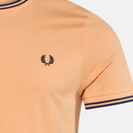 T-shirt con doppia riga M1588 82B FRED PERRY Peach/fhnv/fhnv 