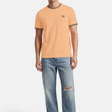 T-shirt con doppia riga M1588 82B FRED PERRY Peach/fhnv/fhnv 