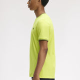 T-shirt con doppia riga M1588 84B FRED PERRY Citron/blk/blk 