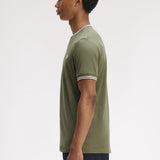 T-shirt con doppia riga M1588 87B FRED PERRY Lwgrn/ecru/dskbl 