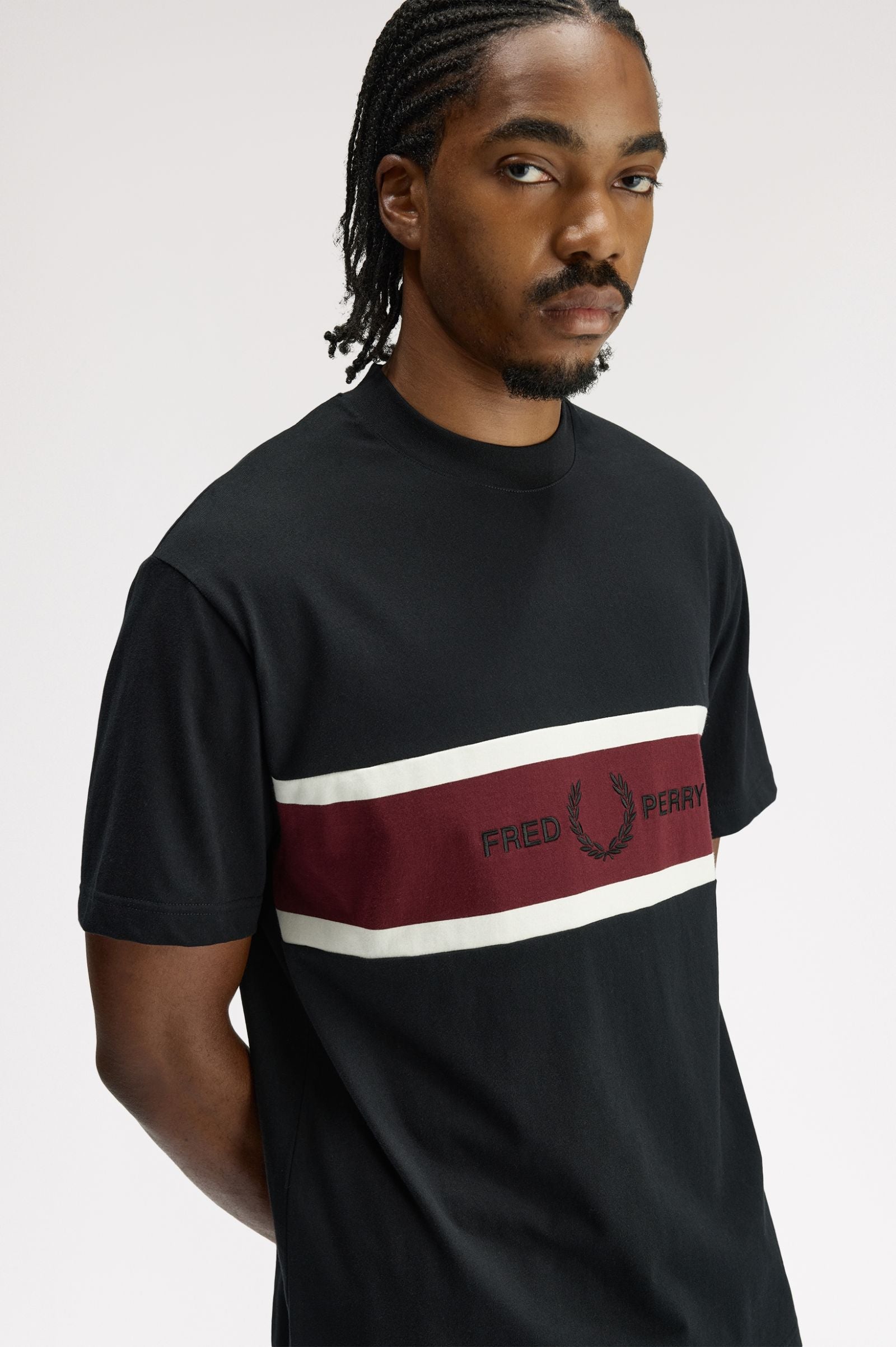 T-shirt con inserto ricamato M2405 102 FRED PERRY Black 