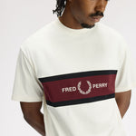 T-shirt con inserto ricamato M2405 560 FRED PERRY Ecru 