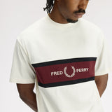 T-shirt con inserto ricamato M2405 560 FRED PERRY Ecru 