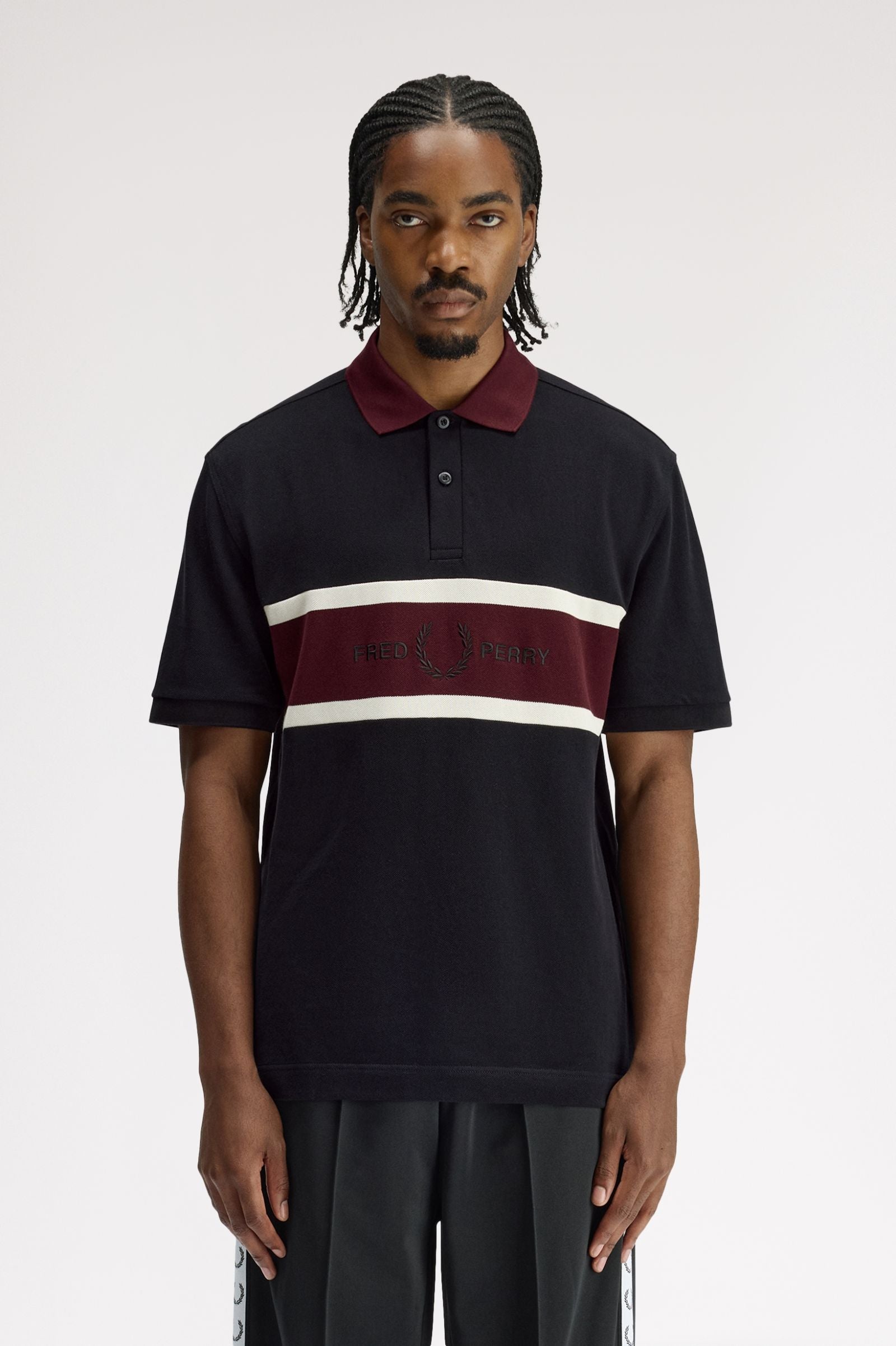 Polo con inserto ricamato M2421 102 FRED PERRY Black 