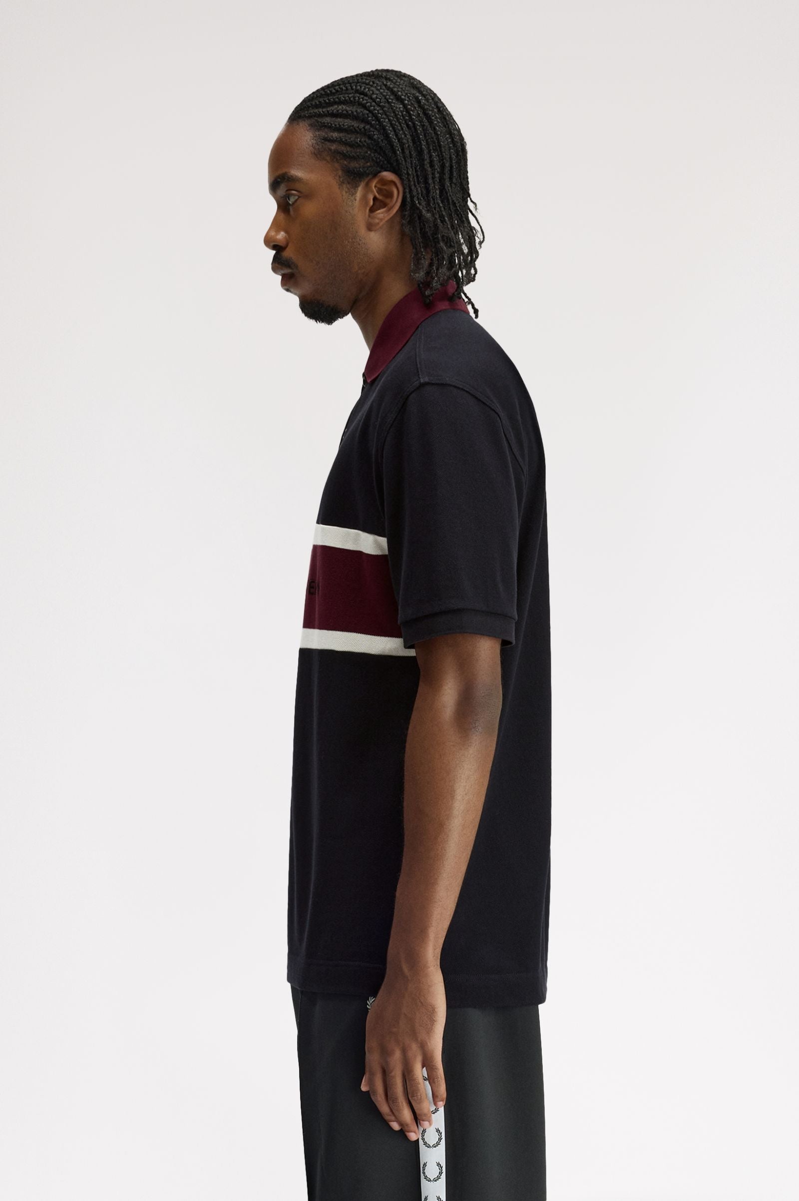 Polo con inserto ricamato M2421 102 FRED PERRY Black 