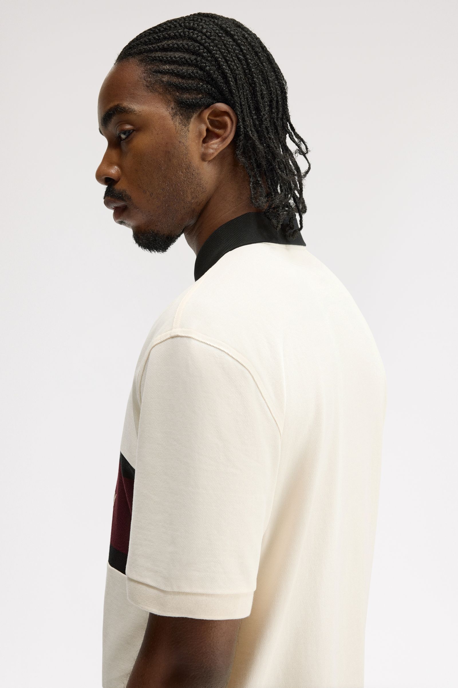 Polo con inserto ricamato M2421 560 FRED PERRY Ecru 