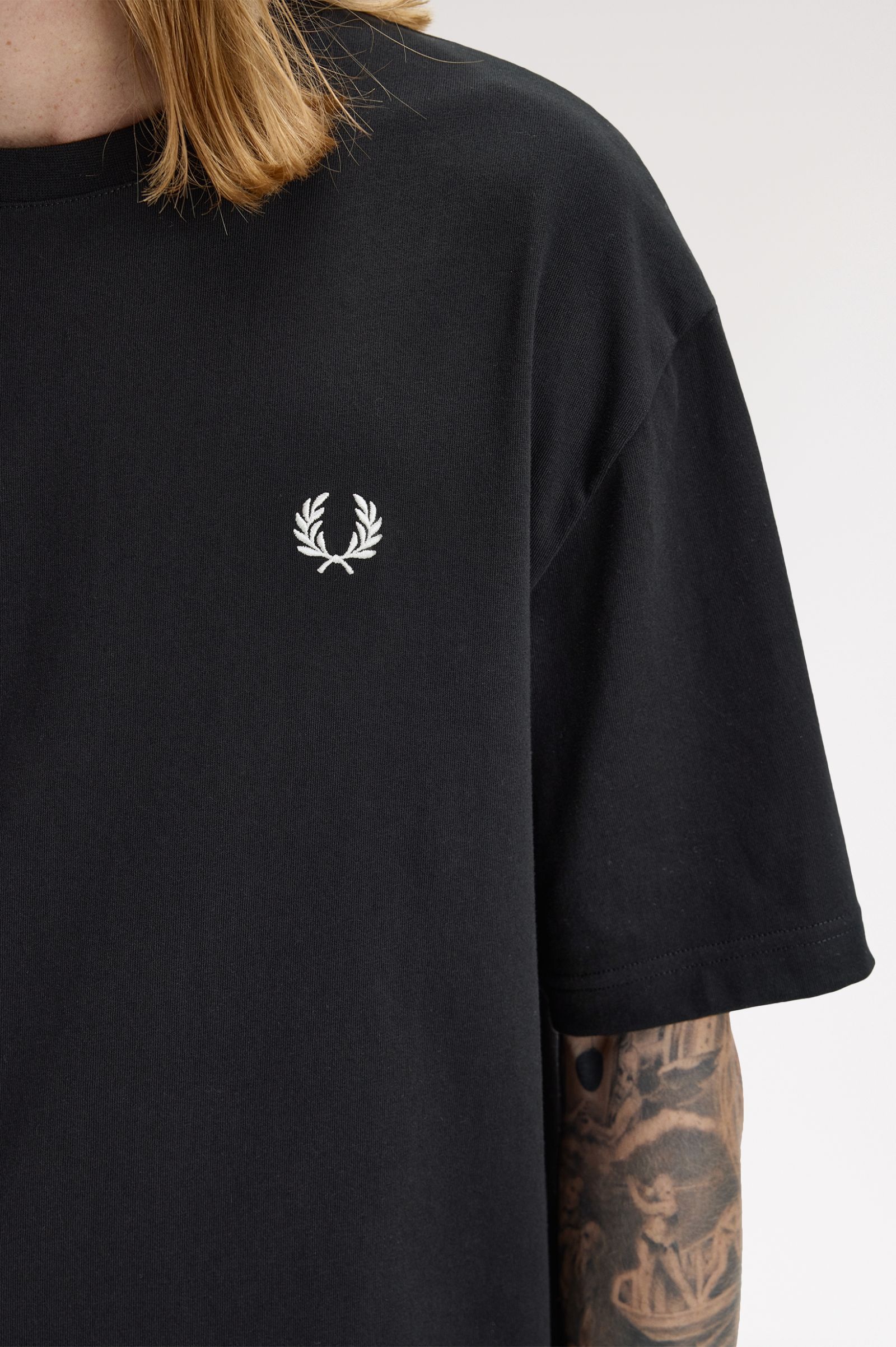T-Shirt manica corta M2440 102 FRED PERRY Black 