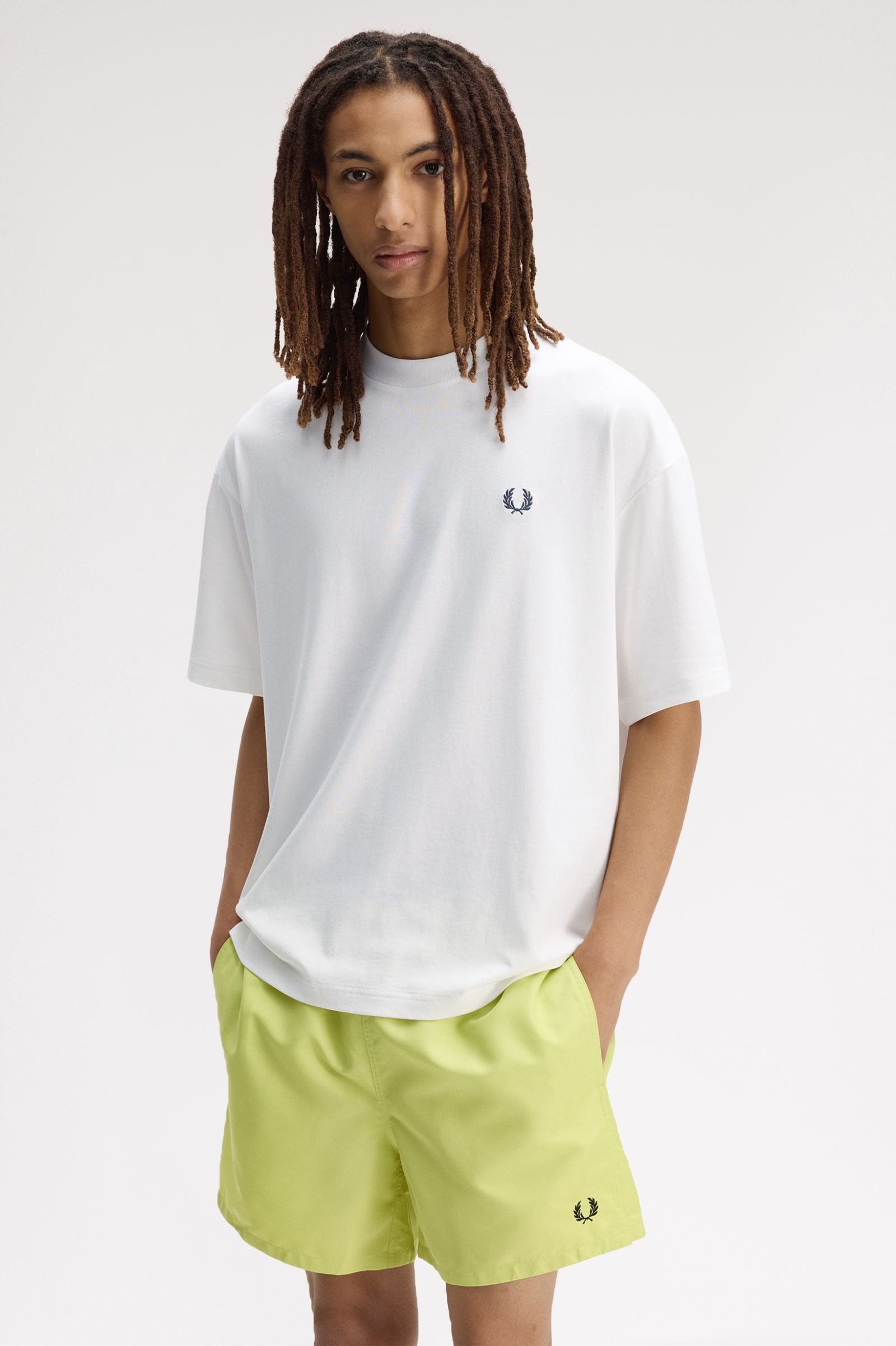 T-Shirt oversize manica corta M2474 129 FRED PERRY Snow white 
