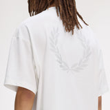 T-Shirt oversize manica corta M2474 129 FRED PERRY Snow white 