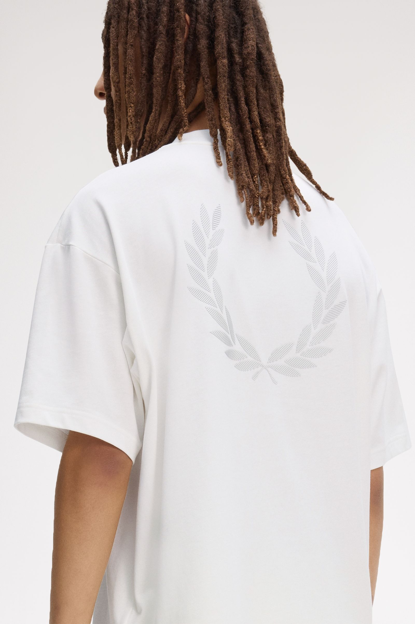 T-Shirt oversize manica corta M2474 129 FRED PERRY Snow white 