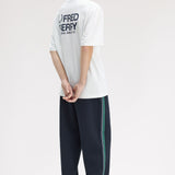 T-Shirt manica corta con stampa sul dietro M2475 129 FRED PERRY Snow white 