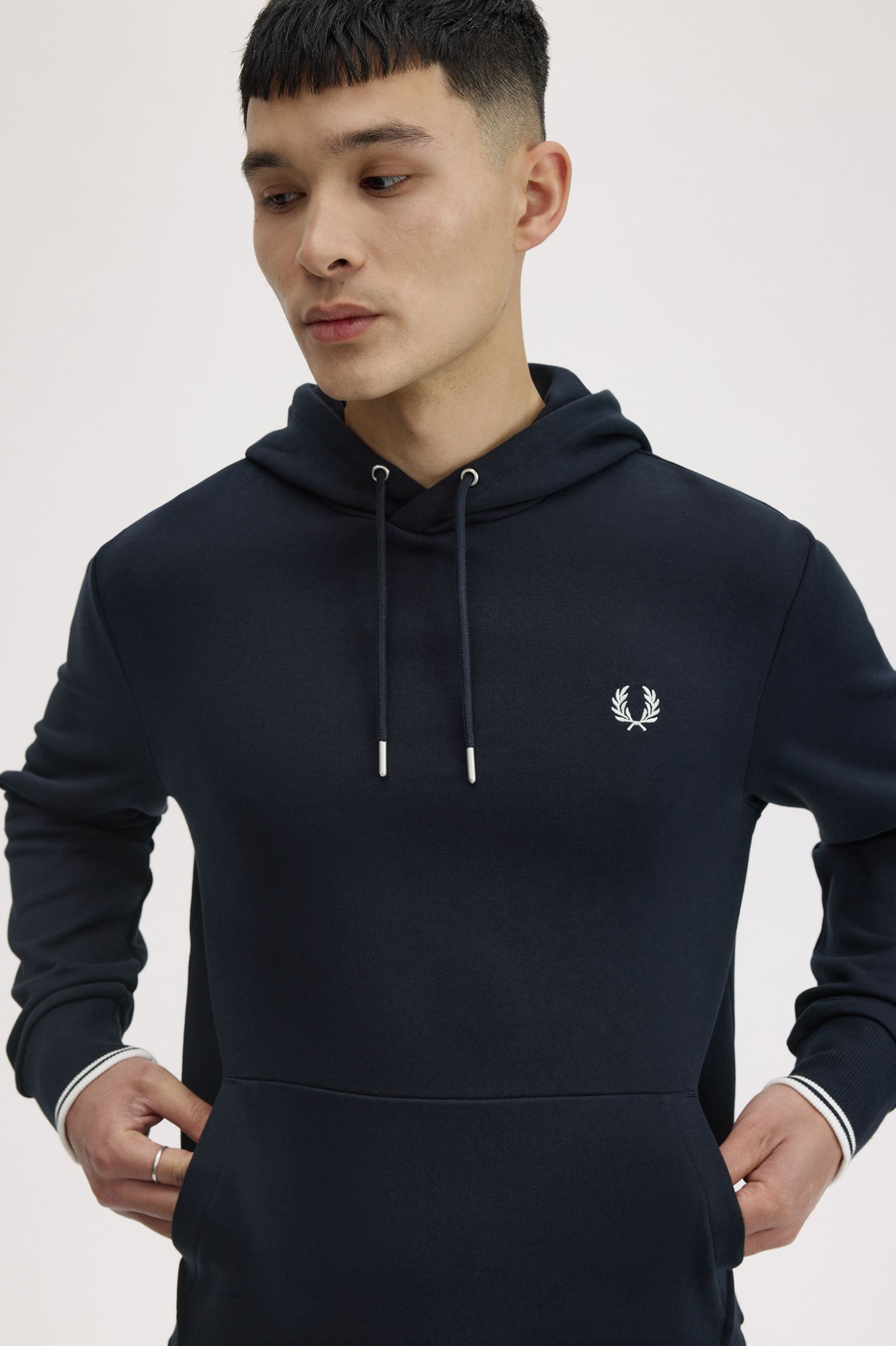 Felpa con cappuccio M2643 248 FRED PERRY Navy 
